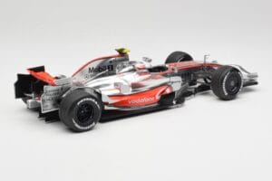 McLaren MP4-22 #2 L. Hamilton Canadian GP Winner 2007 Minichamps 1:18 530071822 Metal - imagem 2 de 6