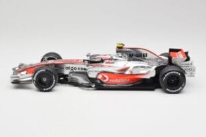 McLaren MP4-22 #2 L. Hamilton Canadian GP Winner 2007 Minichamps 1:18 530071822 Metal - imagem 3 de 6