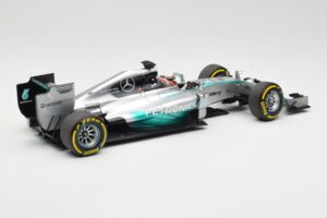 Mercedes AMG Petronas W05 #44 L. Hamilton F1 World Champion 2014 Minichamps 1:18 186140044 Metal - imagem 2 de 7