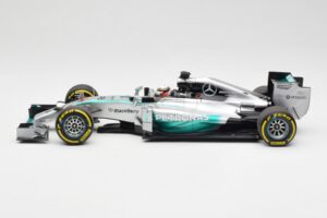 Mercedes AMG Petronas W05 #44 L. Hamilton F1 World Champion 2014 Minichamps 1:18 186140044 Metal - imagem 3 de 7