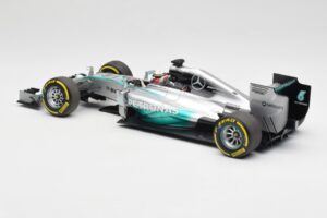 Mercedes AMG Petronas W05 #44 L. Hamilton F1 World Champion 2014 Minichamps 1:18 186140044 Metal - imagem 5 de 7