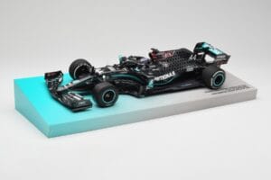 Mercedes AMG Petronas W11 #44 L. Hamilton Winner British GP 2020 Minichamps 1:18 113200444 Metal - imagem 2 de 7