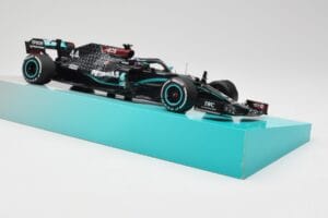 Mercedes AMG Petronas W11 #44 L. Hamilton Winner British GP 2020 Minichamps 1:18 113200444 Metal - imagem 4 de 7