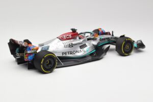Mercedes AMG W13 E Performance Petronas #63 G. Russell Miami GP 2022 Minichamps 1:18 110220563 Metal - imagem 2 de 7