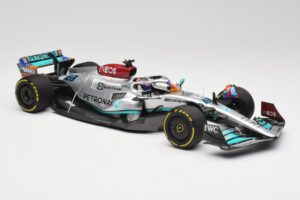 Mercedes AMG W13 E Performance Petronas #63 G. Russell Miami GP 2022 Minichamps 1:18 110220563 Metal - imagem 4 de 7