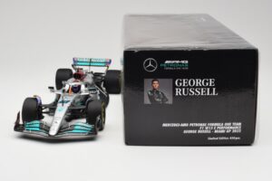 Mercedes AMG W13 E Performance Petronas #63 G. Russell Miami GP 2022 Minichamps 1:18 110220563 Metal - imagem 6 de 7