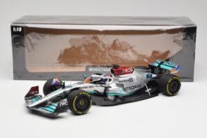 Mercedes AMG W13 E Performance Petronas #63 G. Russell Miami GP 2022 Minichamps 1:18 110220563 Metal - imagem 7 de 7