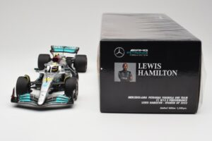 Mercedes AMG W13 E Performance Petronas #44 L. Hamilton Spanish GP 2022 Minichamps 1:18 110220044 Metal - imagem 6 de 7