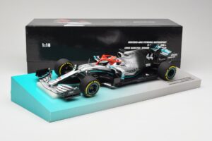 Mercedes AMG Petronas W10 EQ Power+ #44 L. Hamilton Monaco GP Winner 2019 Minichamps 1:18 113906644 Resina - imagem 7 de 7