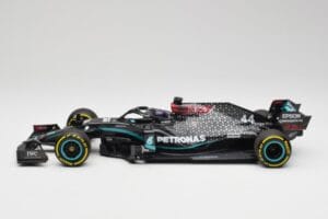 Mercedes AMG W11 Petronas #44 L. Hamilton Styrian GP Winner 2020 Minichamps 1:18 110200244 Resina - imagem 3 de 7