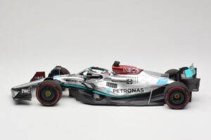 Mercedes AMG W13 E Performance Petronas #63 G. Russell Brazilian GP 1st Win 2022 Minichamps 1:18 110222163 Resina - imagem 3 de 7