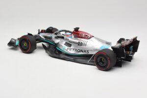 Mercedes AMG W13 E Performance Petronas #63 G. Russell Brazilian GP 1st Win 2022 Minichamps 1:18 110222163 Resina - imagem 5 de 7
