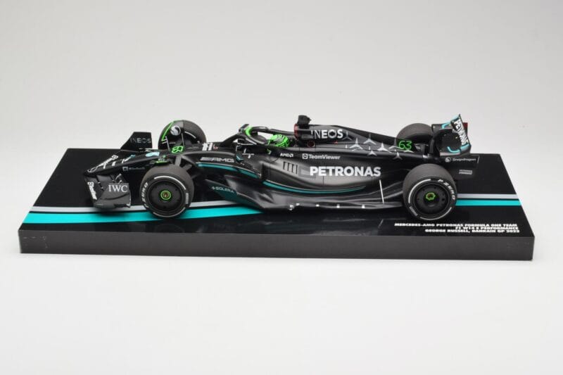 Mercedes AMG W14 E Performance Petronas #63 G. Russell Bahrain GP 2023 Minichamps 1:18 113230163 Resina
