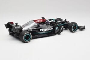 Mercedes AMG W12 #44 L. Hamilton Bahrain GP 2021 Minichamps 1:18 110210144 Metal - imagem 2 de 7
