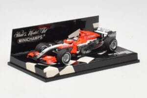 MF1 M16 Toyota #18 T. Monteiro F1 2006 Minichamps 1:43 400060018 Metal - imagem 2 de 5