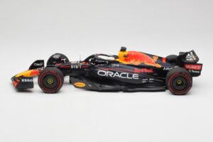 Oracle Red Bull Racing RB18 #1 M. Verstappen Winner Belgian GP 2022 Minichamps 1:18 110221401 Metal - imagem 5 de 7