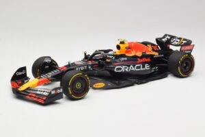 Oracle Red Bull Racing RB18 #11 S. Perez Abu Dhabi GP 2022 Minichamps 1:18 110222211 Metal