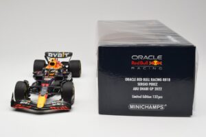 Oracle Red Bull Racing RB18 #11 S. Perez Abu Dhabi GP 2022 Minichamps 1:18 110222211 Metal - imagem 6 de 7