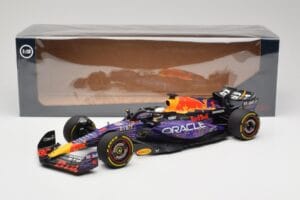 Oracle Red Bull Racing RB19 #33 M. Verstappen Las Vegas GP Winner 2023 Minichamps 1:18 110232201 Resina - imagem 7 de 7