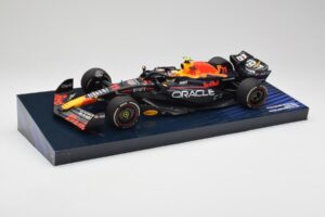 Red Bull Racing RB19 #11 S. Perez Winner Saudi Arabian GP 2023 Minichamps 1:18 113230111 Metal - imagem 2 de 6