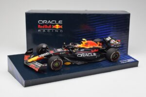 Red Bull Racing RB19 #11 S. Perez Winner Saudi Arabian GP 2023 Minichamps 1:18 113230111 Metal - imagem 6 de 6