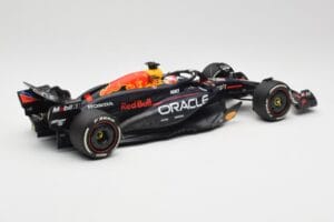 Oracle Red Bull Racing RB20 #1 M. Verstappen Winner Bahrain GP 2024 Minichamps 1:18 110240101 Metal - imagem 2 de 7