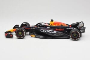 Oracle Red Bull Racing RB20 #1 M. Verstappen Winner Bahrain GP 2024 Minichamps 1:18 110240101 Metal - imagem 3 de 7