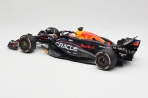 Oracle Red Bull Racing RB20 #1 M. Verstappen Winner Bahrain GP 2024 Minichamps 1:18 110240101 Metal - imagem 5 de 7