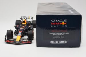 Red Bull Racing RB20 #11 S. Perez Bahrain GP 2024 Minichamps 1:18 110240111 Metal - imagem 6 de 7