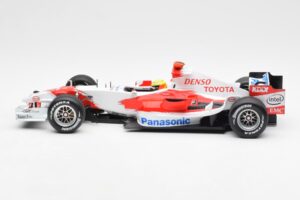 Panasonic Toyota Racing TF106 #8 R. Schumacher F1 2006 Minichamps 1:18 100060007 Metal - imagem 3 de 6