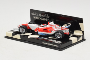 Toyota TF106 Panasonic #12 J. Trulli Panasonic Toyota Racing Showcar 2006 Minichamps 1:43 400060078 Metal - imagem 3 de 5