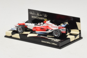 Toyota J. Trulli Panasonic Toyota Racing Showcar F1 2007 Minichamps 1:43 400070082 Metal - imagem 3 de 5