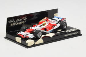 Toyota TF107 Panasonic #11 R. Schumacher Panasonic Toyota Racing Showcar 2007 Minichamps 1:43 400070081 Metal - imagem 2 de 5