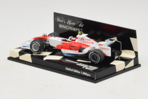 Toyota T. Glock Panasonic Toyota Racing Showcar F1 2008 Minichamps 1:43 400080082 Metal - imagem 3 de 5