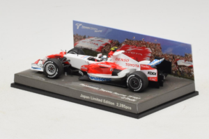 Toyota TF107 #12 J. Trulli Panasonic Toyota Racing Showcar F1 2007 Minichamps 1:43 AM60129 Metal - imagem 3 de 6