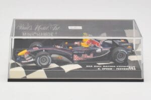 Red Bull RB1 Cosworth S. Speed Test Car 2005 Minichamps 1:43 400050137 Metal - imagem 5 de 5