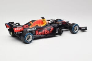 Red Bull Racing Honda RB16B #33 M. Verstappen Turkish GP 2nd Place 2021 Minichamps 1:18 110211633 Metal - imagem 2 de 7