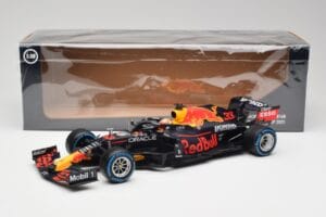 Red Bull Racing Honda RB16B #33 M. Verstappen Turkish GP 2nd Place 2021 Minichamps 1:18 110211633 Metal - imagem 7 de 7