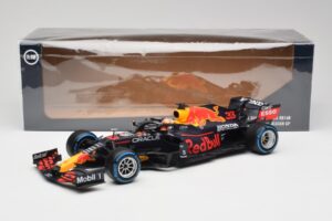 Red Bull Racing Honda RB16B #33 M. Verstappen Belgian GP Winner 2021 Minichamps 1:18 110211333 Resina - imagem 7 de 7