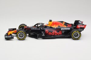 Red Bull Racing Honda RB16B #33 M. Verstappen Mexican GP Winner 2021 Minichamps 1:18 110211933 Resina - imagem 3 de 6