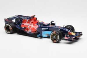 Red Bull Racing RB6 #6 M. Webber F1 Showcar 2010 Minichamps 1:18 150100076 Metal - imagem 4 de 6