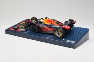 Red Bull Racing Honda RB16B #33 M. Verstappen Emilia Romagna GP 2021 Case Edition Minichamps 1:18 113210133 Resina - imagem 5 de 7