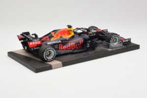 Red Bull Racing RB16B #33 M. Verstappen Monaco GP Winner 2021 Minichamps 1:18 113210533-R1 Resina - imagem 3 de 6