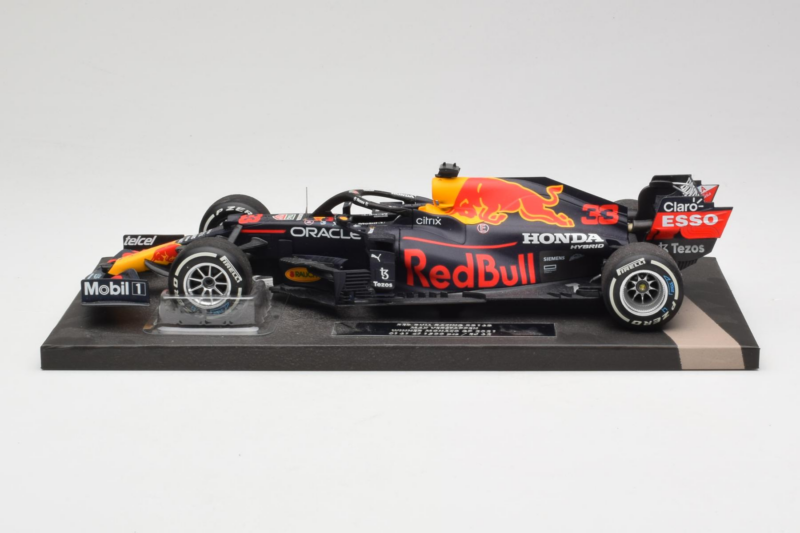 Red Bull Racing RB16B #33 M. Verstappen Monaco GP Winner 2021 Minichamps 1:18 113210533-R1 Resina