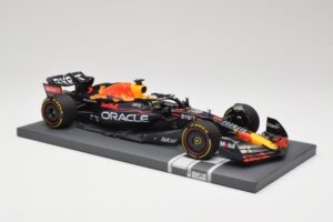 Oracle Red Bull Racing RB18 #33 M. Verstappen Mexican GP 2022 Minichamps 1:18 113222001 Resina - imagem 4 de 7