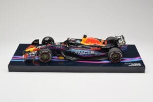 Oracle Red Bull Racing RB19 #33 M. Verstappen Miami GP 2023 Case Edition Minichamps 1:18 113233501 Resina
