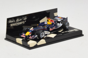 Red Bull Racing RB2 #14 D. Coulthard F1 2006 Minichamps 1:43 400060014 Metal - imagem 2 de 5