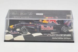 Red Bull Racing Renault RB5 #14 M. Webber Race Car 2009 Minichamps 1:43 400090114 Metal - imagem 5 de 5