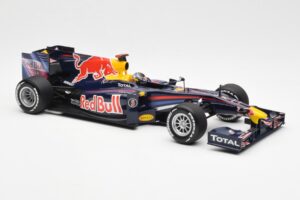 Red Bull Racing Renault RB5 #5 S. Vettel Showcar 2010 Minichamps 1:18 153100175 Metal - imagem 4 de 6