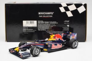 Red Bull Racing Renault RB5 #5 S. Vettel Showcar 2010 Minichamps 1:18 153100175 Metal - imagem 6 de 6
